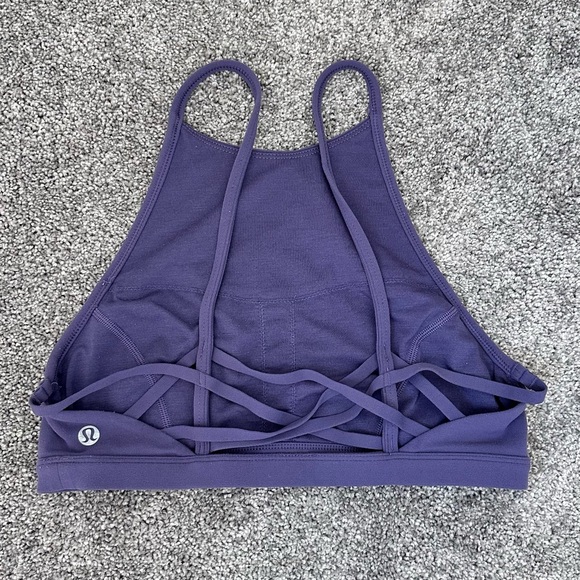 Lululemon twist and reach bra - Picture 3 of 4